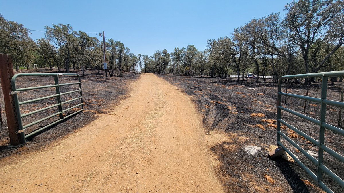 CALFIRE_ButteCo's tweet photo. #RailbridgeFire [update] Crews continue working around homes to make sure no smoke remains. https://t.co/VpxX4qoTaq