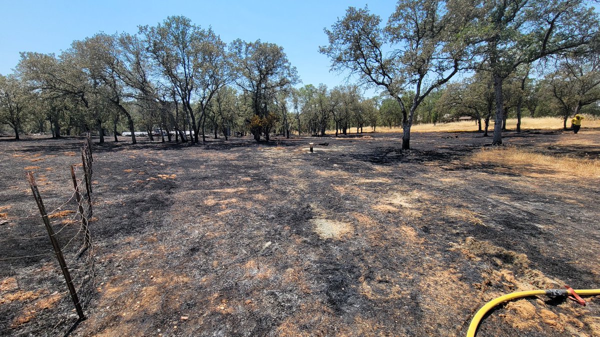 CALFIRE_ButteCo's tweet photo. #RailbridgeFire [update] Crews continue working around homes to make sure no smoke remains. https://t.co/VpxX4qoTaq