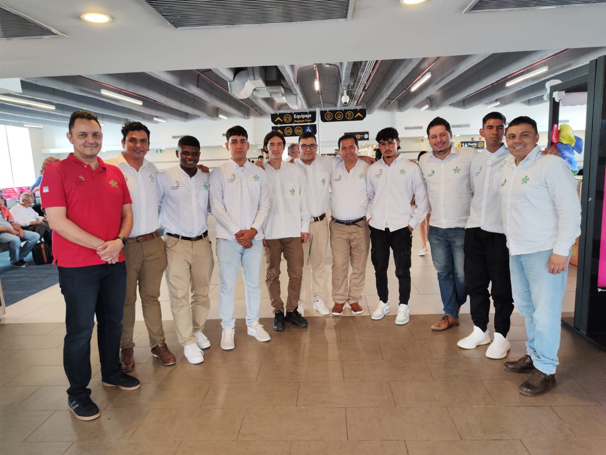 SENA_RValle's tweet photo. Felicitaciones y gracias a nuestros 6  aprendices participantes en el WorldSkill Colombia por dejar en alto los colores del Dpto. Su gran desempeño y talento llevó a que 3 de ellos ganaran Oro en la competencia de habilidades para el trabajo. Ustedes son orgullo 💪 @SENA_RValle https://t.co/tUPj9syfgb