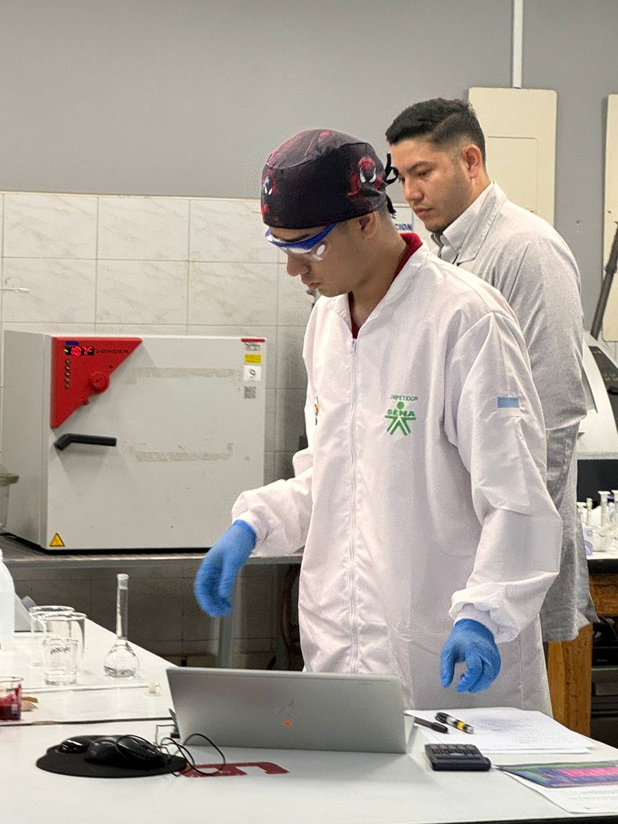 SENA_RValle's tweet photo. Los aprendices Juan David Palacios, Sistemas de drywall y yesos; 
Jefferson Rangel, Enchape de pisos y paredes y Raúl Bedoya, Tecnología de Laboratorio clínico, ganadores del Oro, tendrán el honor de representar a Colombia en el WorldSkill Mundial 2024, en  Lyon, Francia. https://t.co/VXLsaWQdfd