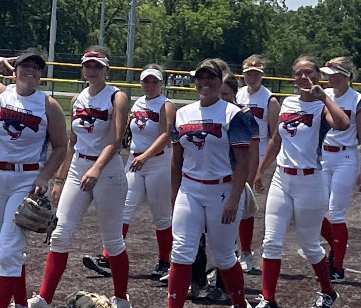 Our 3-0 record takes the pool’s top spot at the <a href="/TopGunEvents/">Top Gun Events</a> Elite Championship. Bracket play starts at 8pm. #LGR