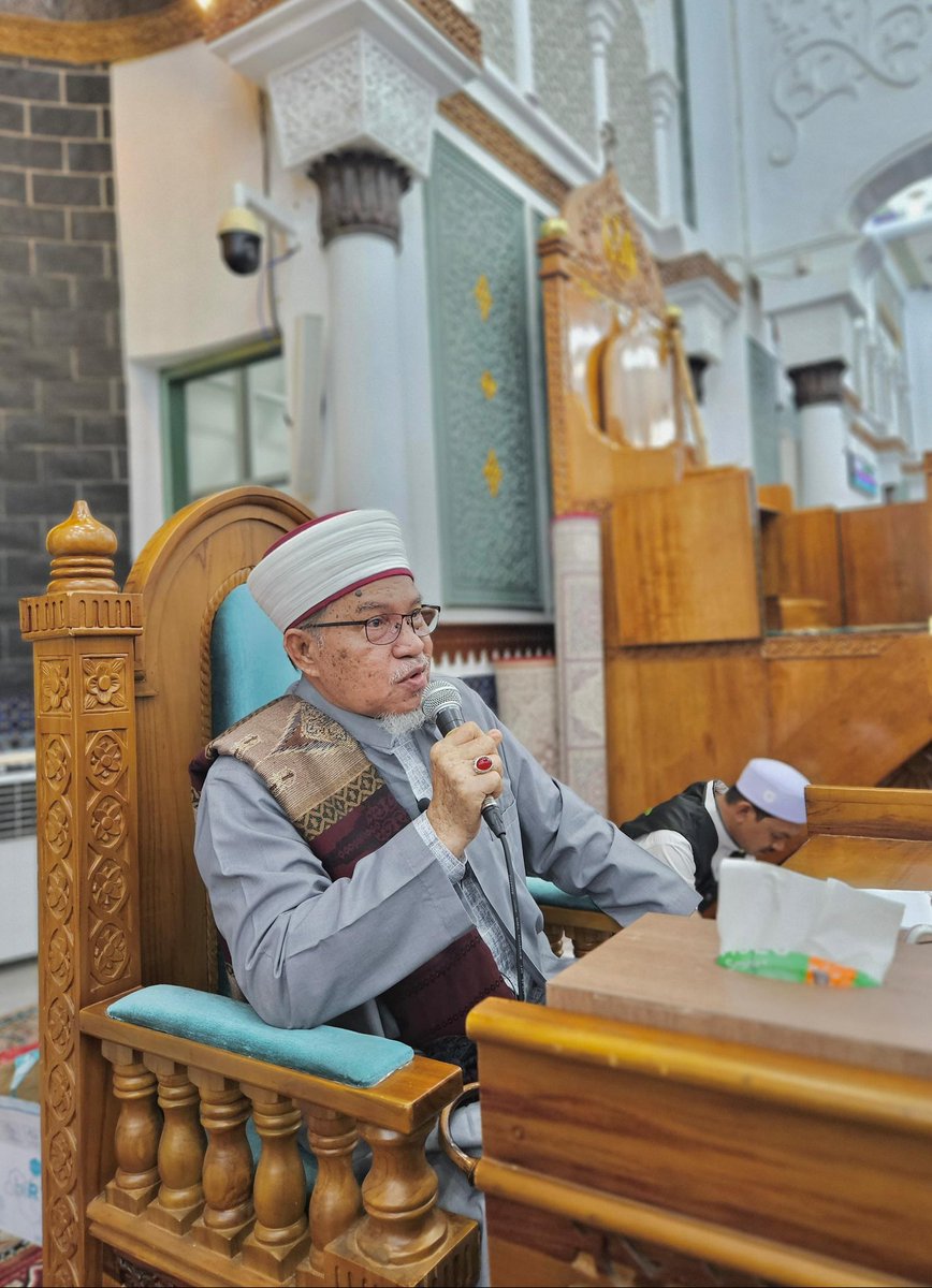 إذا فسدت البيئة فلا بد للإنسان أن يحتمي بعلمه وعقله لينجو من الفساد

Saat manusia sudah berada dalam lingkungan yang tidak baik, maka saat itu ia harus melindungi dirinya dengan Ilmu dan akal supaya tidak ikut menjadi tidak baik.

📷 Pengajian TASTAFI di Masjid Raya Banda Aceh.