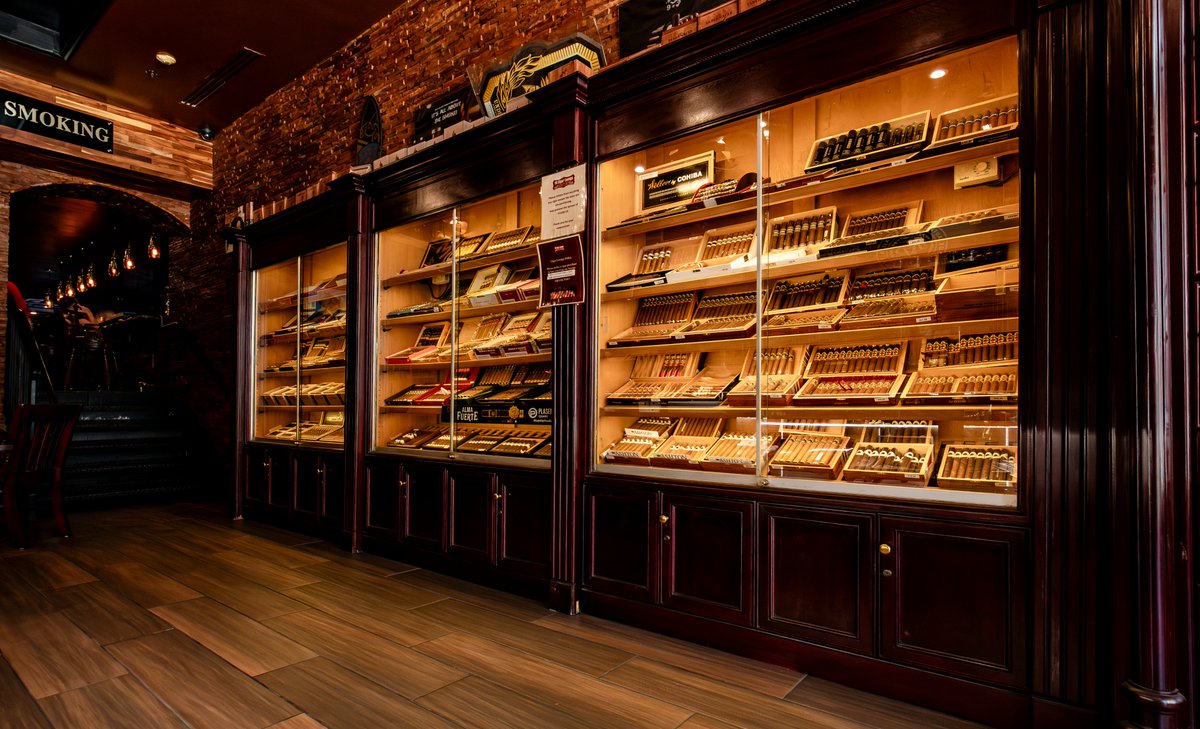 TG_Cigars's tweet photo. Summer is here at TG! Discover the finest cigars in the District. Savor your perfect smoke paired with a refreshing cocktail and our new menu. Come by this week and make the most of those warm evenings with great cigars &amp; company! https://t.co/QGHUt3lYES #cigarlounge #cigars https://t.co/t4s8TwCc0Z