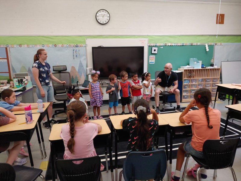 Capsdhh's tweet image. Our Preschoolers did a Hungry Caterpillar performance and then the elementary students  helped them color in their butterfly tapestries ❤️

#deaf #hoh #dhh #elementary #preschool #capscollaborative #schoolprogramforthedeaf #pagehilltop #ayerma #hungrycaterpillar