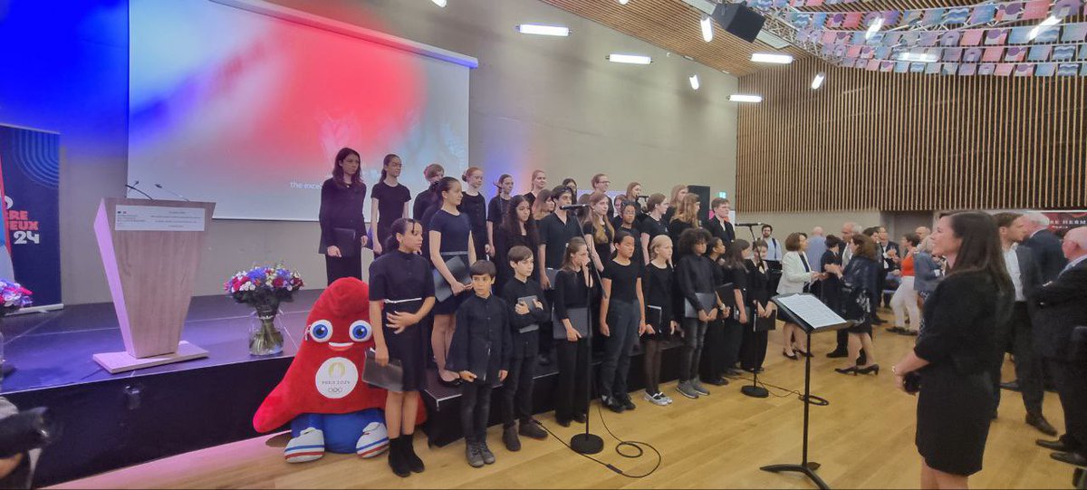 Les célébrations du 14 juillet débutent. Heureux de retrouver à cette occasion les Français établis au Luxembourg. 🇫🇷🇪🇺🇱🇺