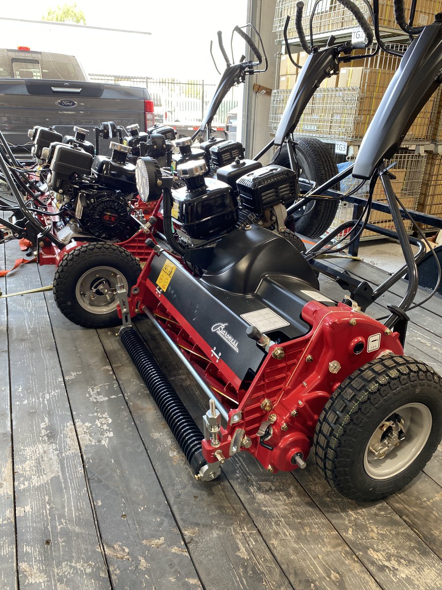 Baroness_USA's tweet photo. There goes 5 LM66TCs to a lucky golf course! #Baroness #QualityonDemand #OneWorldOneTeam https://t.co/Kh3O4UP3Hc