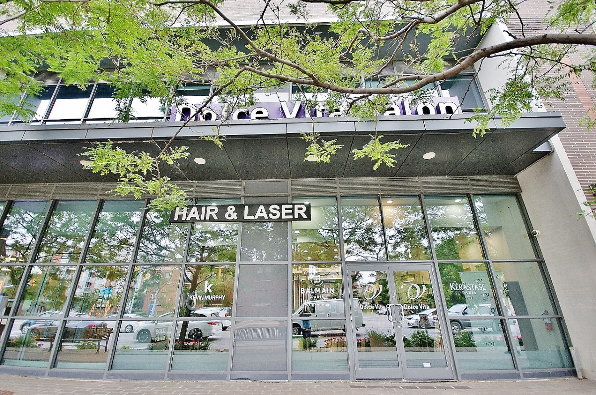HomesListed's tweet photo. Check out this home! This is your chance to lease a large 2241-square-foot unit in the heart of Port Credit. This modern and spacious commercial unit is located in the luxury 23-story building at the corner of Lakeshore and .. https://t.co/cE2QM6T1JF https://t.co/7siF4zhCIF