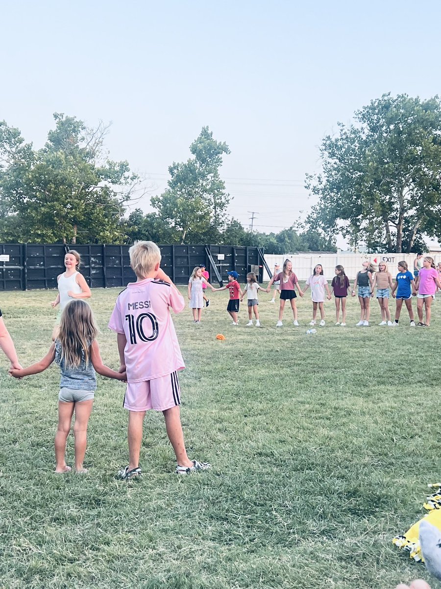ActonElementary's tweet photo. Despicable Me 4 at the drive-in with the very best crew! We had an amazing night making memories under the stars with Gru, the minions, and our AES families! 🎬🚘✨🍿

A huge thank you to the Brazos Drive-In Theatre!! 🎉 

#experienceacton
@granburyisd https://t.co/HIti1cU0La