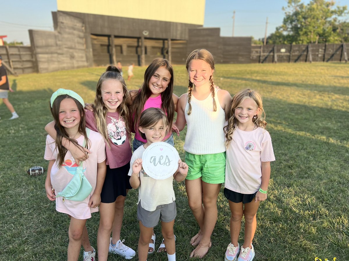ActonElementary's tweet photo. Despicable Me 4 at the drive-in with the very best crew! We had an amazing night making memories under the stars with Gru, the minions, and our AES families! 🎬🚘✨🍿

A huge thank you to the Brazos Drive-In Theatre!! 🎉 

#experienceacton
@granburyisd https://t.co/HIti1cU0La