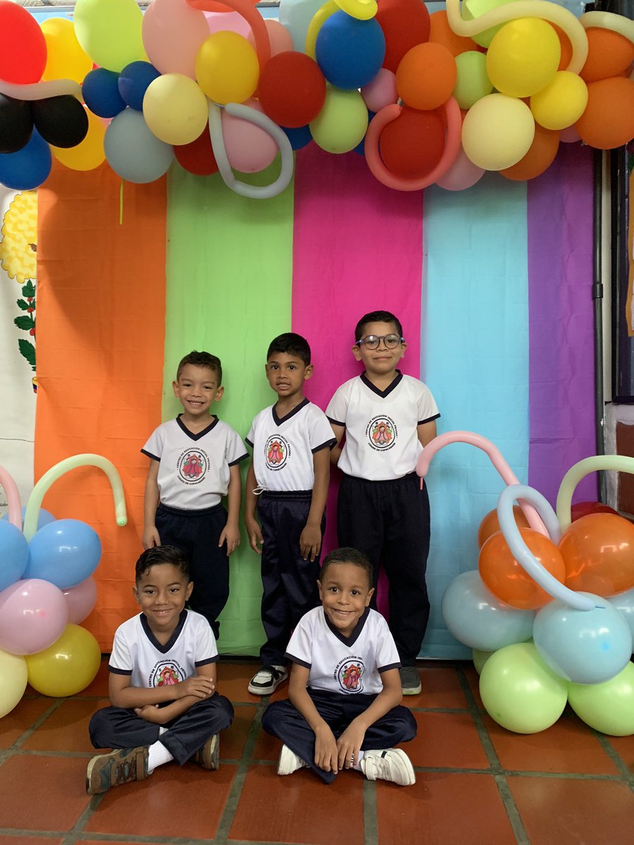 vcopacabana's tweet photo. CDCE Municipio Plaza red territorial #04 Trapichito hoy 04/07/2024 en las instalaciones del C.E.I.P. “Virgen de Copacabana” Celebrando el Fin de Año Escolar. https://t.co/7E0cdJKl2k