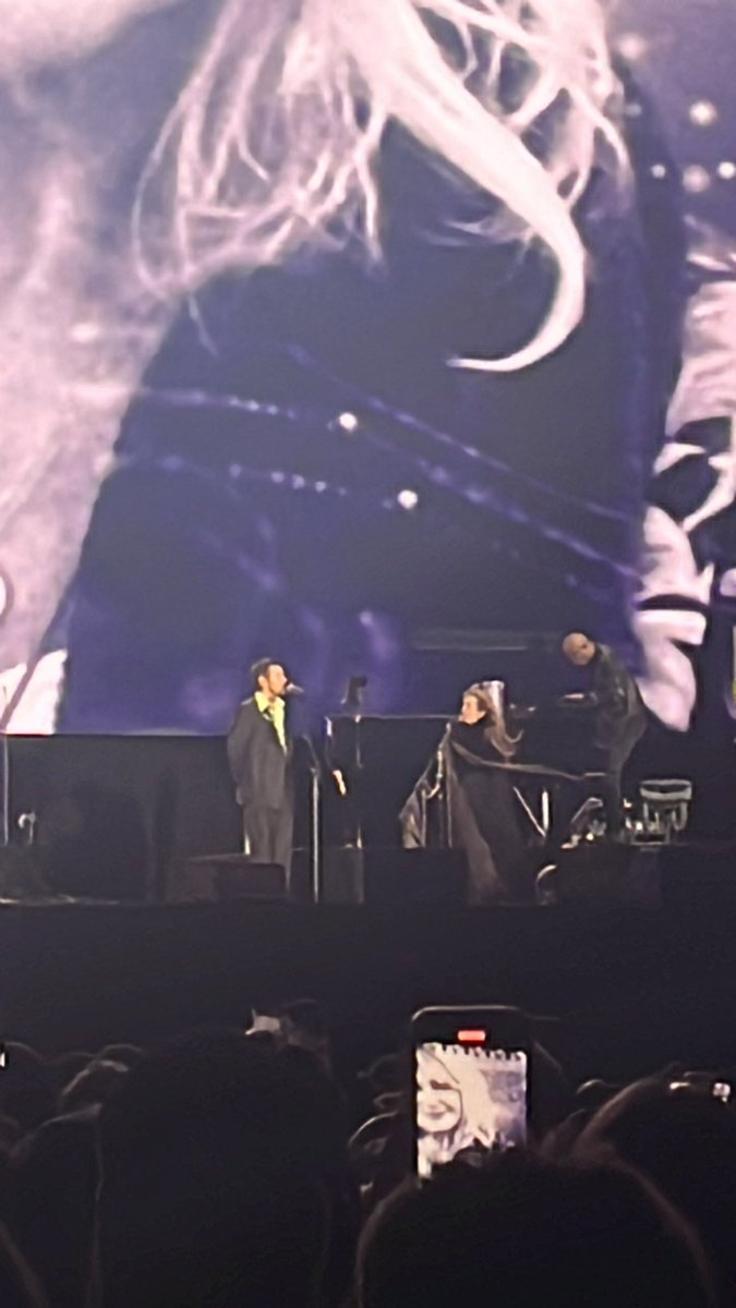 Beautiful tribute to Christine McVie by Stevie Nicks and Harry Styles as they perform Landslide. It’s Christine’s birthday today.
