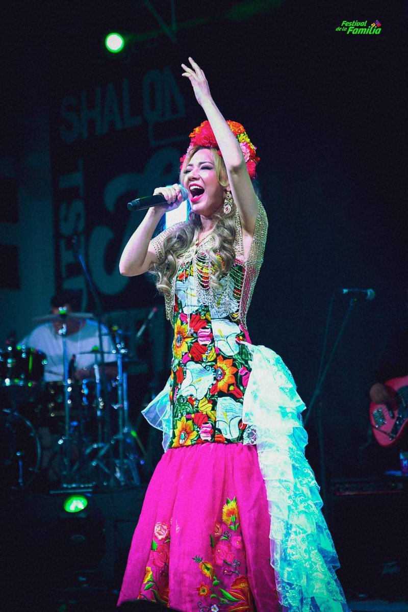 Nadiafans_MX's tweet photo. Nuestra querida @nadiamusica cantando en #FestivalDeLaFamilia el pasado 29 y 30 de junio en Maturín, Venezuela ❤️🇻🇪

#Nadia #MusicaMexicana https://t.co/61cgKhNXSv