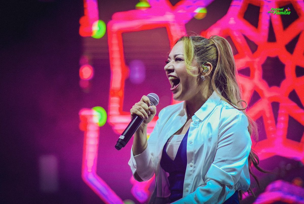 Nadiafans_MX's tweet photo. Nuestra querida @nadiamusica cantando en #FestivalDeLaFamilia el pasado 29 y 30 de junio en Maturín, Venezuela ❤️🇻🇪

#Nadia #MusicaMexicana https://t.co/61cgKhNXSv