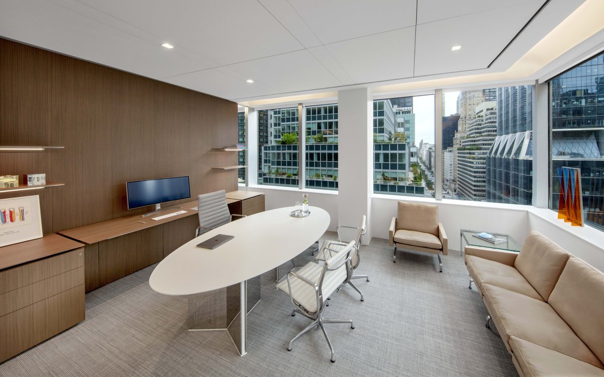 LSM_Studio's tweet image. LSM designed the marketing suite for the recently renovated Lever House. Featuring the Andromeda Collection and bespoke offices designed with UniFor the space lets future tenants dream of what the building could be