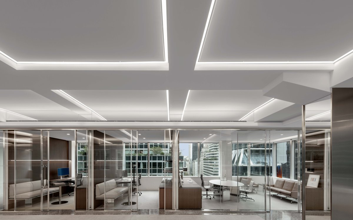 LSM_Studio's tweet image. LSM designed the marketing suite for the recently renovated Lever House. Featuring the Andromeda Collection and bespoke offices designed with UniFor the space lets future tenants dream of what the building could be