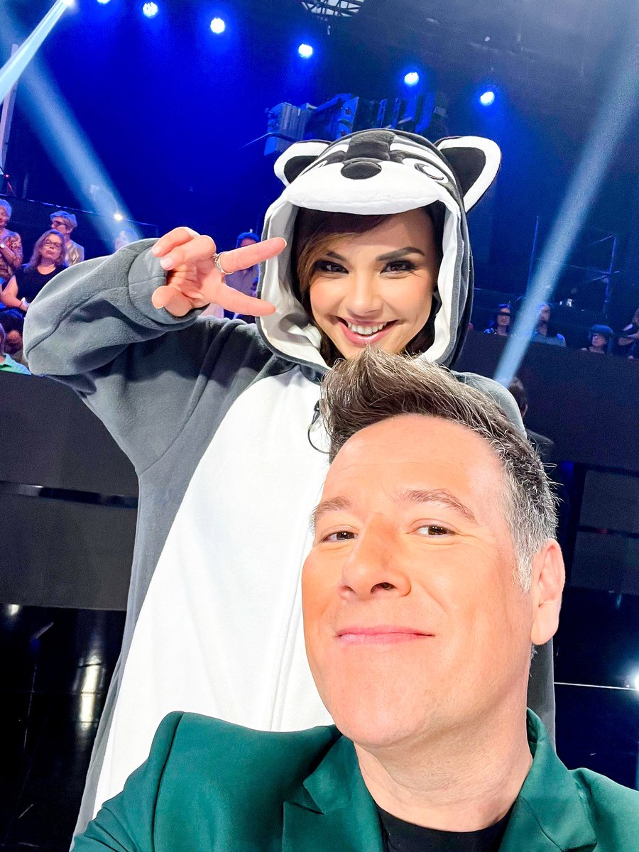 Carlos_Latre's tweet photo. ¿Eres team mapache? @TuCaraMSuena #TCMSSemifinal @Chenoa https://t.co/3mC7hFgctR