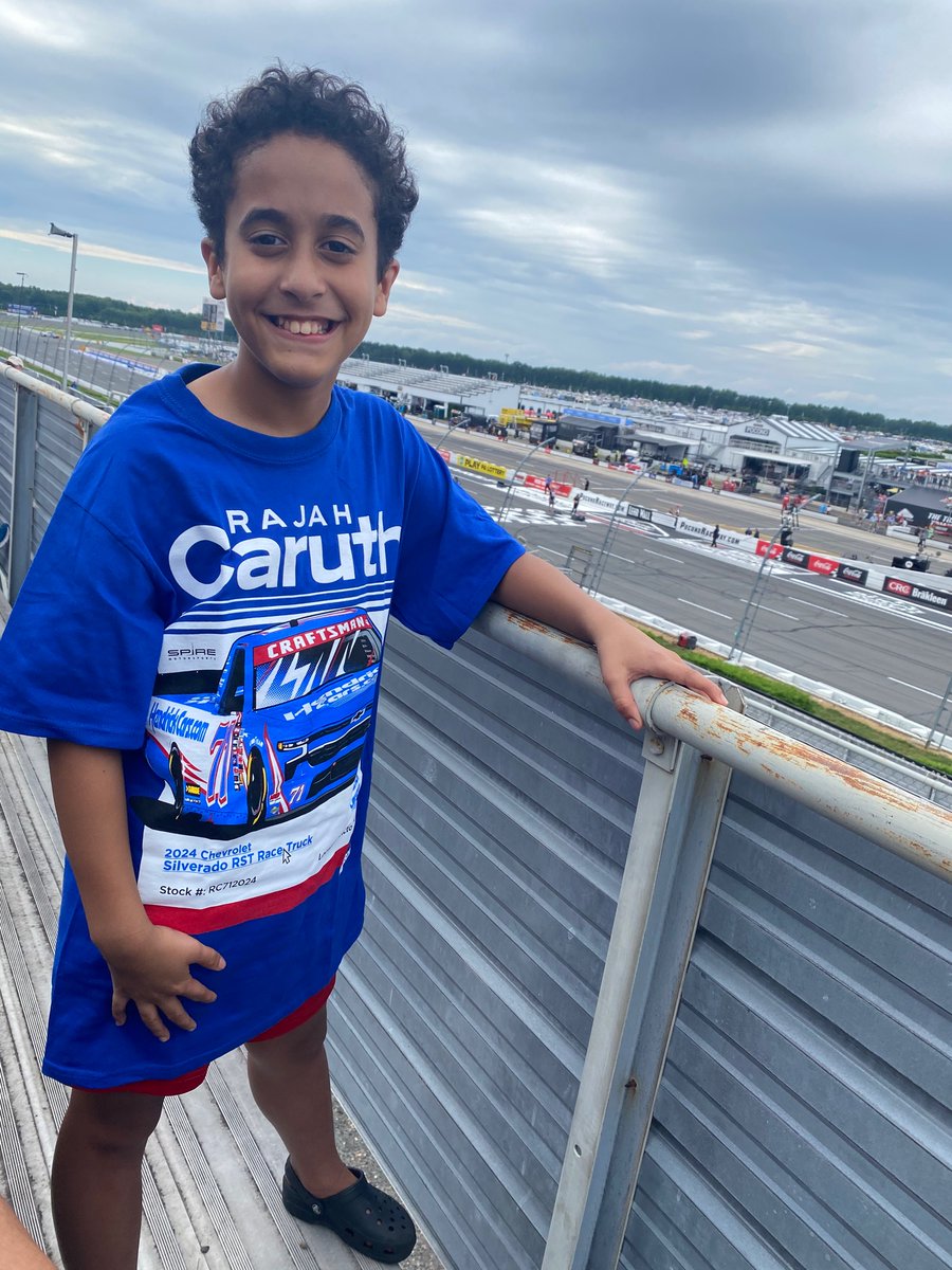 Cheering for <a href="/rajahcaruth_/">Rajah Kirby Caruth</a> 🏁
#PoconoRaceway #NASCAR #WhatTurn4