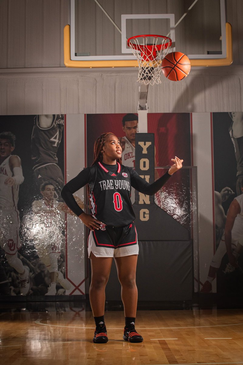 BRACKET PLAY 🌹

Court 13 @ 7:25

@TeamTraeYoungWB 
<a href="/eholmes2425/">Eric Holmes</a>