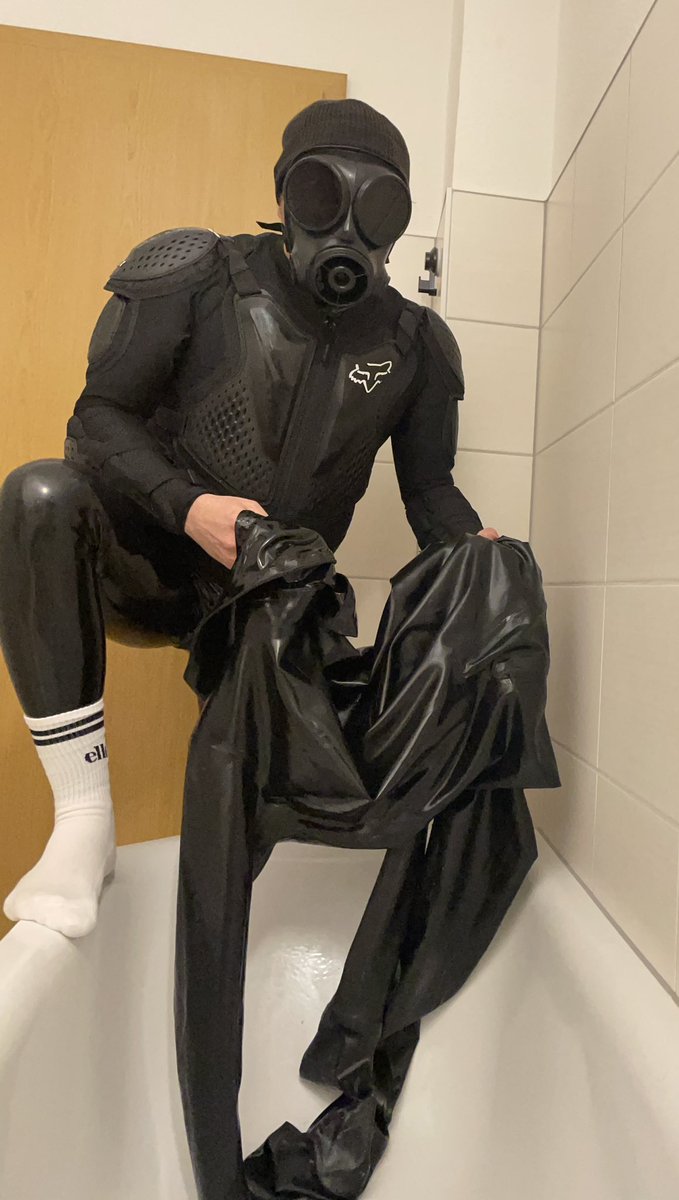 Get in your suit. Now. RT for saying Yes