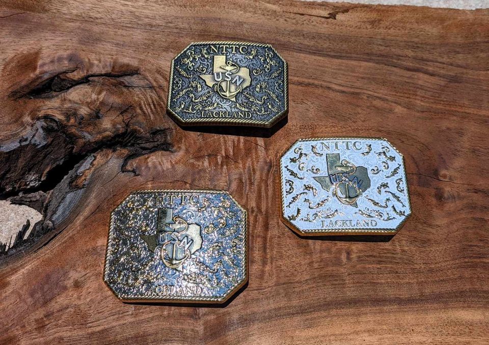 PatriotDesignS1's tweet photo. Here are some coins and buckles we have designed and made lately.  we can make them for you, your command or business. just send us a message! https://t.co/Tg4D0lZRou