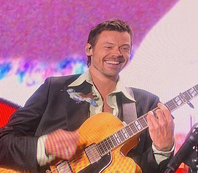 last time we saw harry on stage in his 20s / first time we're seeing him on stage in his 30s 🥹