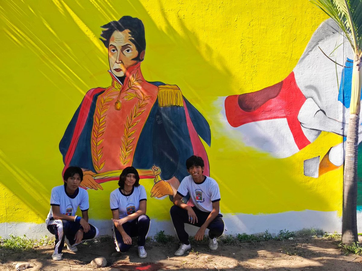 EducacionZ7_Ec's tweet photo. [MACHALA] En el colegio de Bachillerato Simón Bolívar, se realizaron las jornadas “Sueña y Vive por Ti Puerto Bolívar”, para mejorar el clima social y escolar. El evento incluyó actividades como pintura, baile y canto, promoviendo la paz y la solidaridad.

#ElNuevoEcuadorResuelve https://t.co/0bnmLHh44X