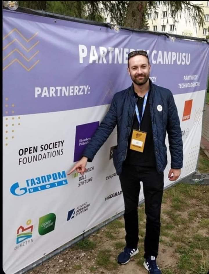 Jadwiga66493100's tweet photo. CAMPUS Trzaskowskiego sponsorowany
przez Gazprom ale to PiS popiera Putina. https://t.co/bd7K9iZxSC