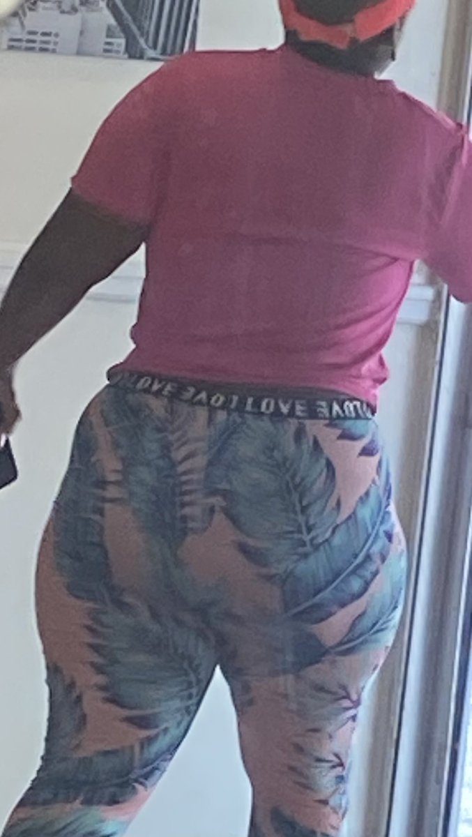 PublicBooties's tweet photo. Id wreck that bitch 😂😂 dick hard asf right now #milfbooty #milf #ass #cum https://t.co/81TEdaenMW