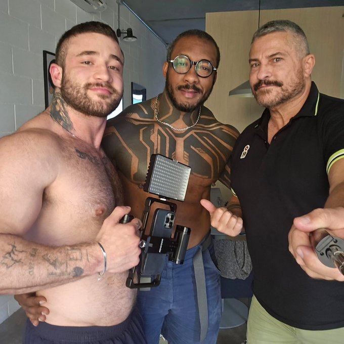 What a shoot we had @blessed_xboy 
Filmed by @machojim this will be out soon https://t.co/0pWVN3erqu