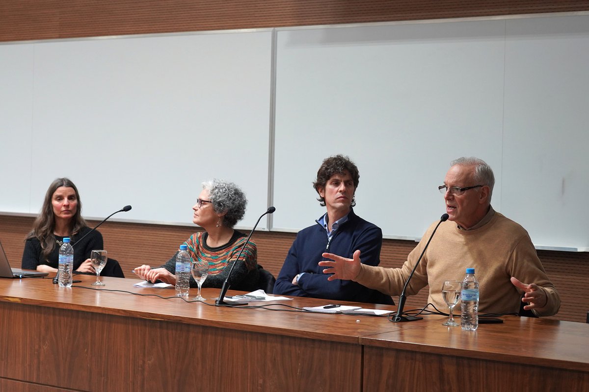 Exactas_UBA's tweet photo. 🗣 Hoy se llevó a cabo, en el Cero + Infinito, la charla abierta “Ciencia y soberanía en el siglo XXI”, con la presencia de la decana de @ubasociales, Ana Arias; la vicedecana de la Facultad, Valeria Levi; el diputado nacional, Daniel Gollán y el senador nacional, @GugaLusto https://t.co/m9yoDS7NHB