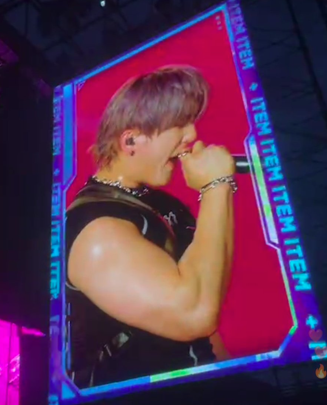 AboutMusicYT's tweet photo. Stray Kids' Changbin performing at I-Days Milano. https://t.co/GH3F0X0WSx