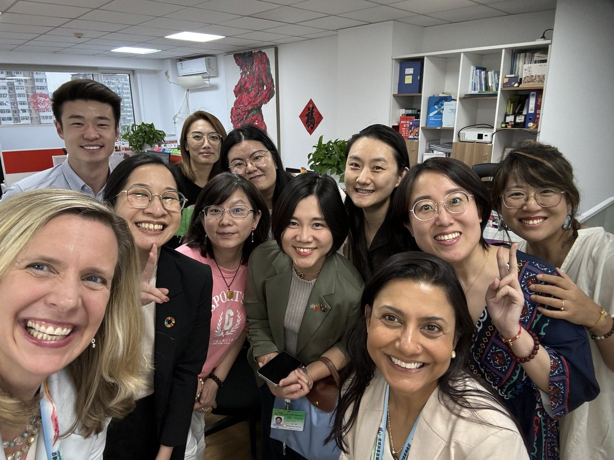 What a privilege to work with and learn from our truly remarkable <a href="/unwomenchina/">UN Women China</a> team - the passion for the mandate and joy in the work is palpable. Thank you 💚

👉🏼Read about their work here: asiapacific.unwomen.org/en/digital-lib…