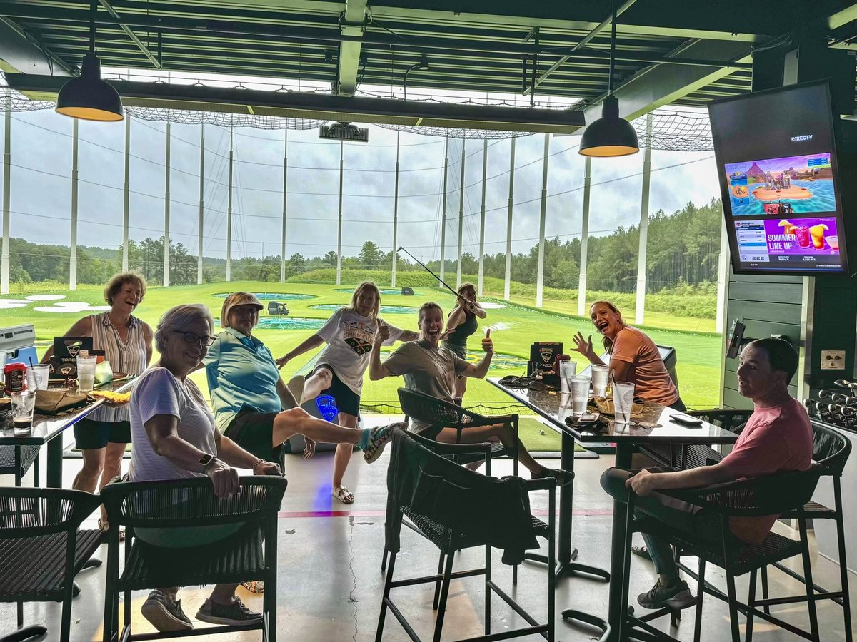 HolstonHillsCC's tweet photo. Rainy day for the @McConnellGolf Solheim Cup practice rounds. So the HHCC ladies went to TopGolf to get their practice in and some team building!! ❤️🏌🏼♀️⛳️🍹
#HolstonHillscc #McconnellGolf #SolheimCup #PracticeRound #TopGolf #TeamBuilding #Cheers https://t.co/Ox2itx7g7Q