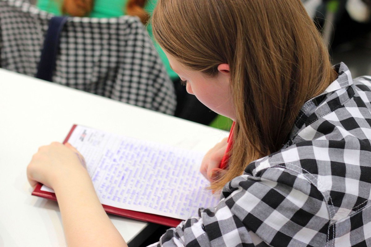 VDLGinfo's tweet photo. Er liggen veel kansen voor ons vak! Daar willen we als VDLG een actieve bijdrage aan leveren. O.a. door het gesprek tussen collega's van diverse scholen te organiseren en met een nieuwe website onderzoek, theorie en lesmateriaal te delen. Om dat te kunnen doen, hebben we .... https://t.co/x0PhMdlsPS