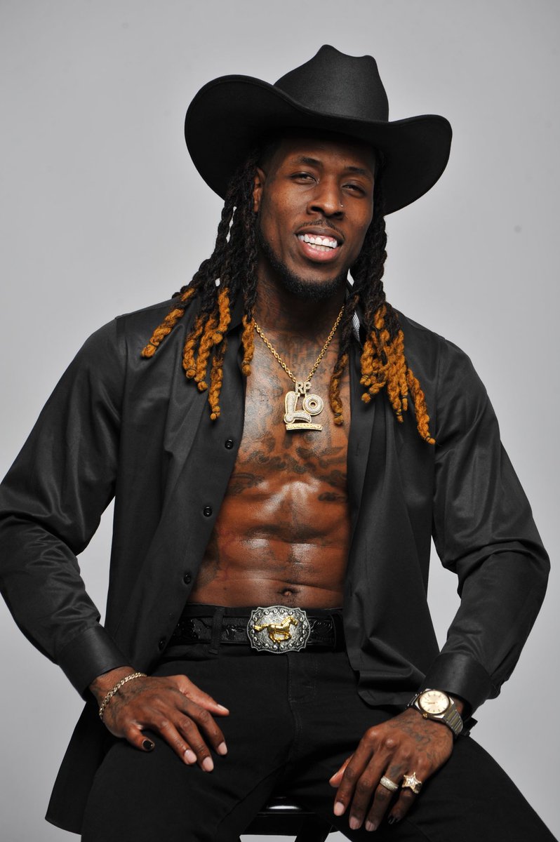 robertprimespt's tweet photo. SEXY CITY COWBOY 🤠 https://t.co/HRR6zCYnCh