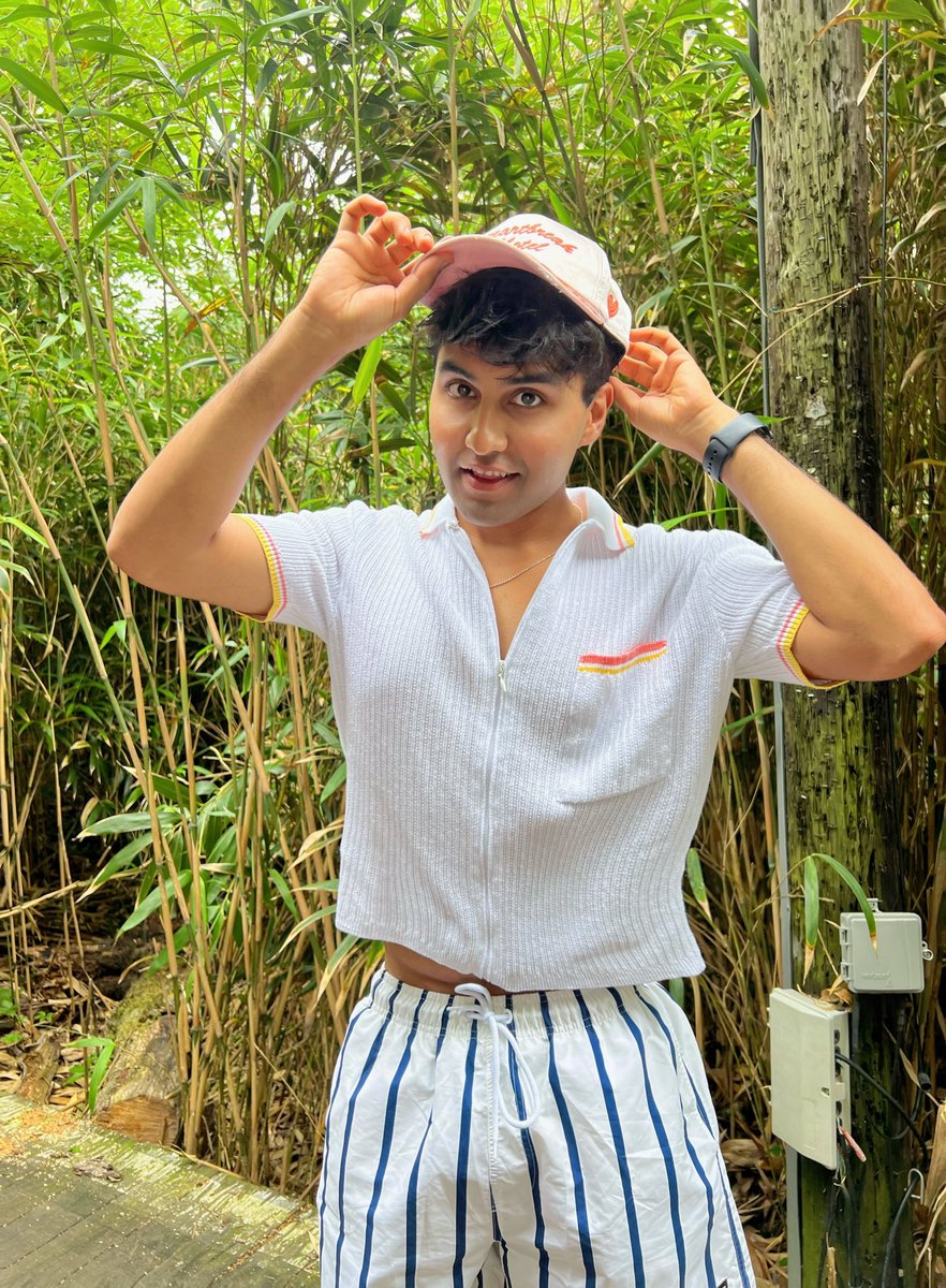sidsethsings's tweet photo. when rainy boy turns into summer boi #beachday #summer https://t.co/fCjxi8VdDM