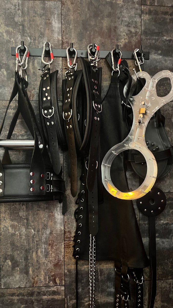 Another HARD day at work 🥵 Putting everything in order before going to sleep and dream about my obedient slaves 📷<⛓️pan class="css-1jxf684 r-bcqeeo r-1ttztb7 r-qvutc0 r-poiln3" style="background-color: rgba(0, 0, 0, 0); border: 0px solid black; box-sizing: border-box