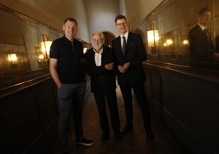 Eascai's tweet image. Last night was very special - 100yrs ago Liddell and Abrahams won gold in Paris and @BritEmbDublin celebrated @Paris2024 with a Chariots of Fire screening & conversation with @PJohnstonFCDO, @DPuttnam and @DavidGillick !🥇🏃♂️
flic.kr/s/aHBqjBzjSS