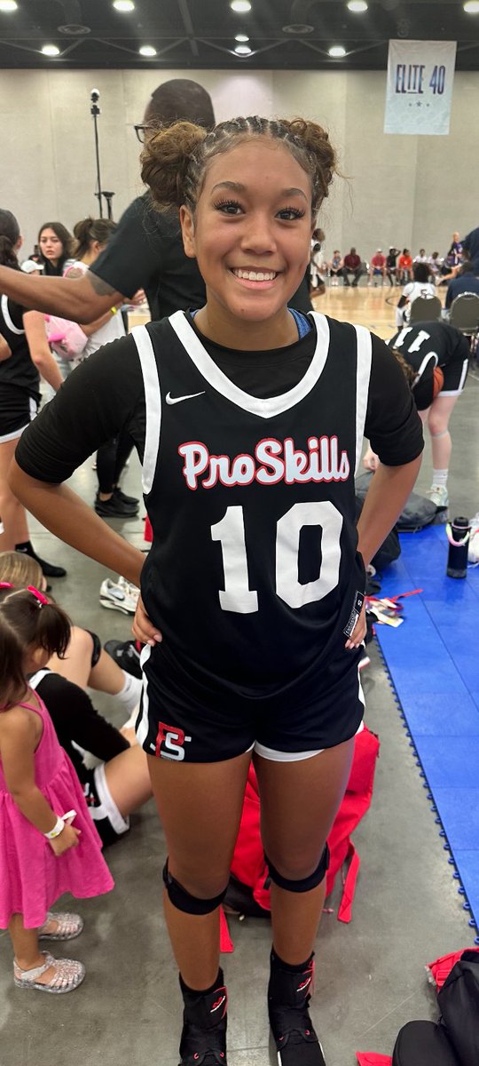 This Ball(h)er right here had a MONSTER game at <a href="/NE2KHoops/">NE2KHoops</a> <a href="/TFNsRun4Roses/">TFN's Run 4 Roses</a> this morning!
<a href="/bryleemarieee/">Brylee B</a> dropped 42 in an overtime win!!!
We are proud of you! We believe in you! Keep doing what you’re doing!

<a href="/Coach13Murray/">Coach Murray</a> 
<a href="/dexsmooth/">Coach-Dex 17U (E-40)</a> 

#ProskillsHouston