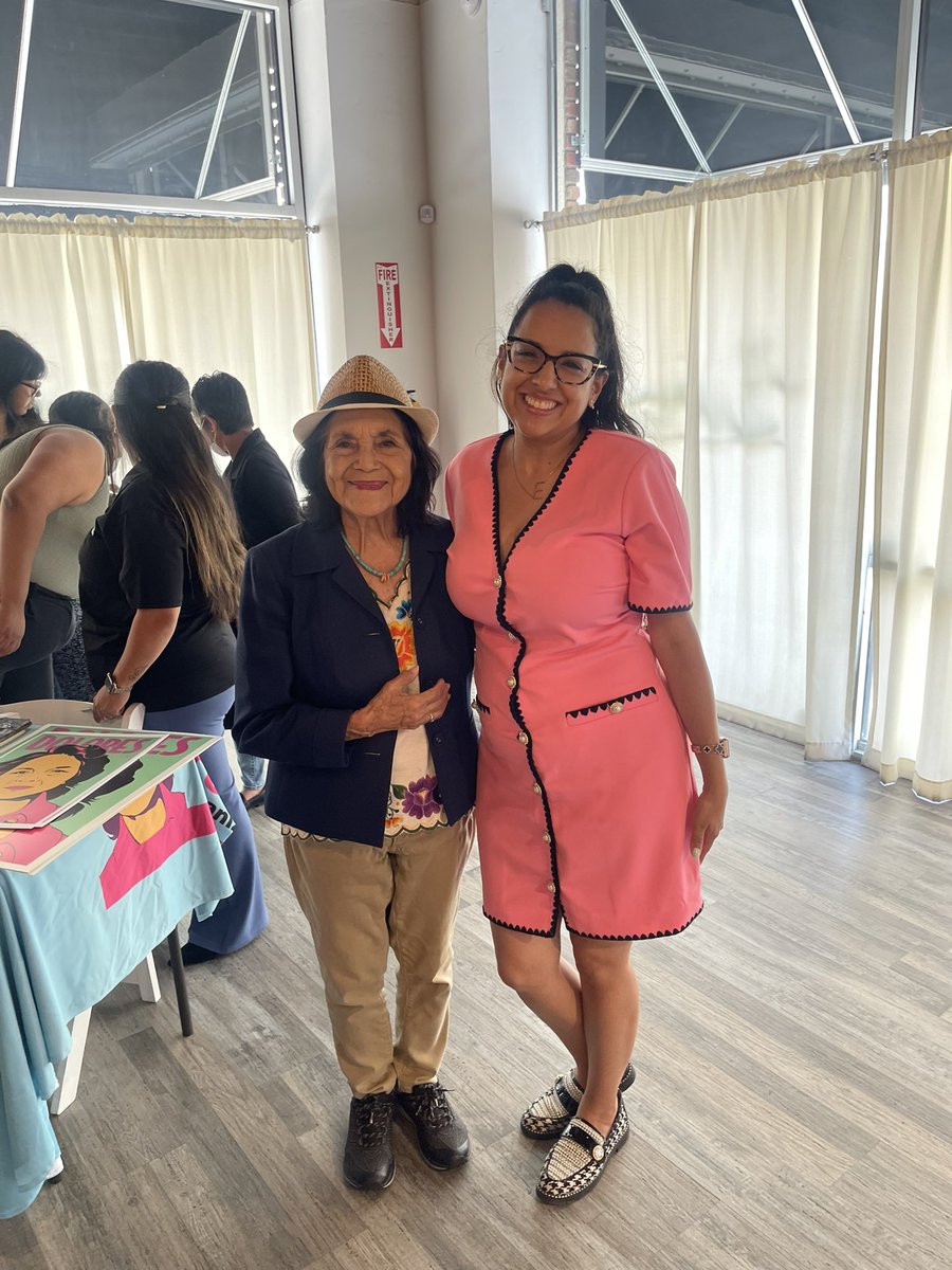 It is a great honor to meet <a href="/DoloresHuerta/">Dolores Huerta</a> and learn about the policy issues that the <a href="/DoloresHuertaFD/">Dolores Huerta Foundation</a> advocates for. #CAadvocacy #takeaction #changelives
