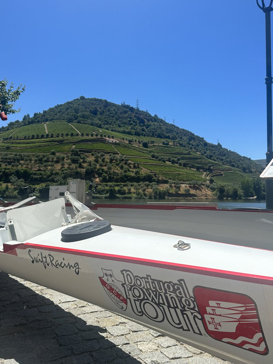 Stunning location to row for our 8 travelling Arielites who are in Portugal this weekend on @britishrowing recreational tour. 118km over 4 days 📸@laurahargraves  #bristolarieladventures #bristolarielrowingclub #portugal #rowingtours