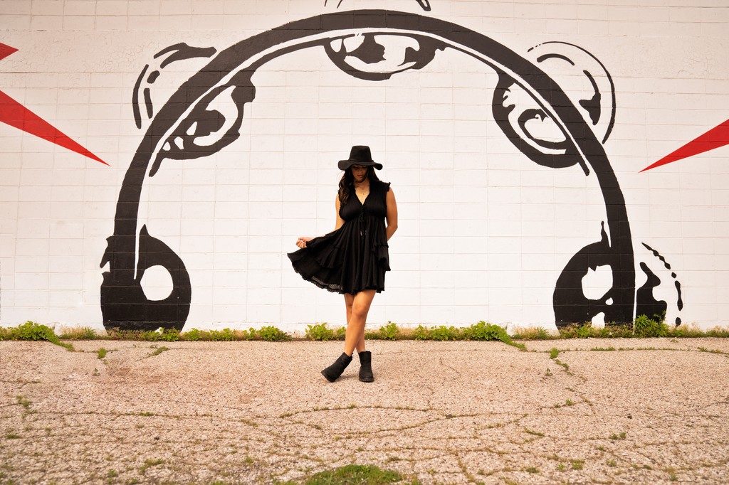 ❓📸 Have questions about your senior portrait session? Don't hesitate to ask! 

Knowing what to expect can make you feel more at ease. 

🌟 DM me to get all your questions answered, and let's discuss how I can make your session great!