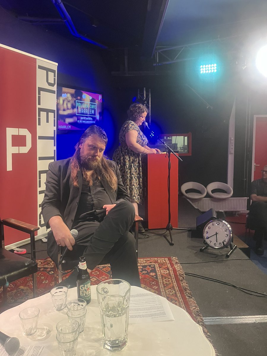 In de <a href="/Pletterij/">Pletterij Haarlem</a> <a href="/haarlem/">haarlem</a> weer #politiekcafe over #Kadernota met <a href="/DropkicKrouwels/">Joris Krouwels</a> <a href="/d66haarlem/">D66 Haarlem</a> @dandelion1973 #Aktiepartij #JorisBlokpoel <a href="/VVDHaarlem/">VVD Haarlem</a> <a href="/louisevanzetten/">louise van zetten</a> #HvH #GeertjanProcee #OPH <a href="/DrostJasper/">Jasper Drost</a> @GroenLinksH . Over de Kadernota, reserves, ravijnjaar, bouwen, cultuur