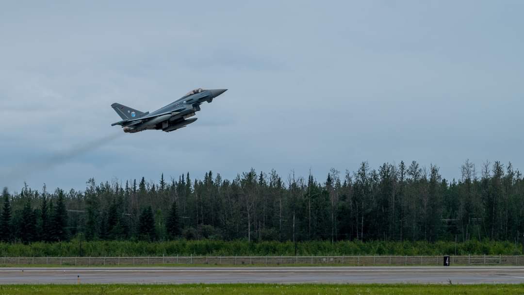 Kicking off #ArcticDefender24 strong 💪 🇩🇪

Airman from the German Air Force prepare Eurofighter Typhoons for take-off during Arctic Defender 24. Arctic Defender, a German led exercise involving the U.S., Germany, France and Spain. 

#FreeandOpenIndopacific #StrongerTogether