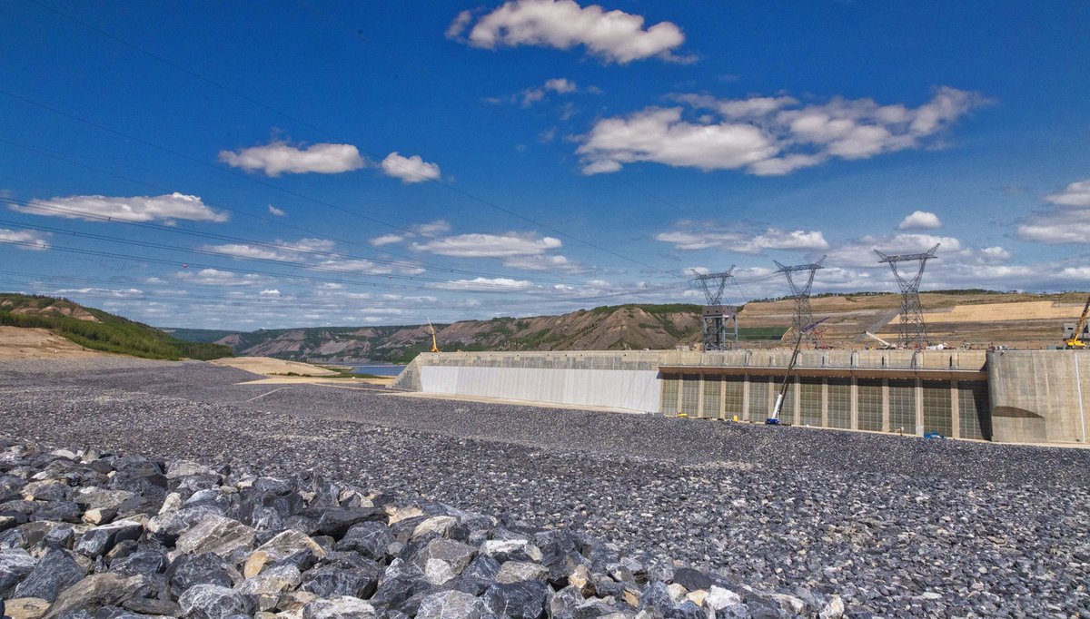sitecproject's tweet image. Transmission lines have been strung across the #SiteC approach channel.

Find our May employment report and learn more about what&apos;s happening on the project in our latest construction bulletin: ow.ly/vjOc50SAHQ0