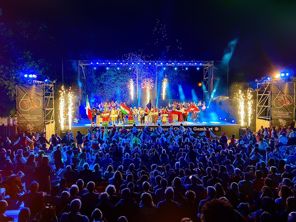 🎉MERCI pour cette 60ème édition magique et inoubliable ! 10000 participants, 300 bénévoles dévoués et des partenaires toujours présents pour accueillir plus d’une centaine d’artistes venus des 4 coins du monde. #60ans #Festival #Folklore #Marseille #ChateauGombert