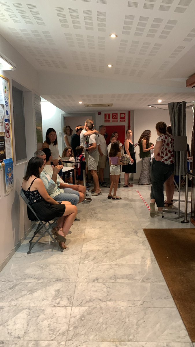 HEM GUANYAT!!! Tanquem el golf! #Matadepera  #AlamerdaelGolf #Referendum #Averesisomunpoblenormal 
Hem guanyat per un grapat de vots, però hem guanyat. #CanviDeCicle