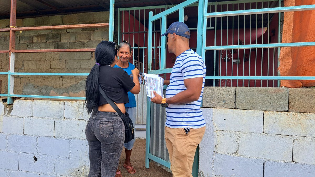 sansebaeslapiz's tweet photo. #12Jul activistas de Alianza del Lápiz toma las comunidades de Chaparral, Brisas de Mosoco, Los Manantiales y la Juventud con el volanteo en favor de la campaña de @aecarri
#EcarriPresidente https://t.co/47I4COlMi5
