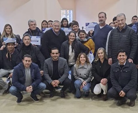 FranFortunaCba's tweet photo. También nos acompañaron en la visita las autoridades lo mismo que los miembros de los gobiernos locales y vecinos. 

#ElGobiernoProvincial de @martinllaryora NoPara 

✅ Trabajamos para el progreso y bienestar de nuestros vecinos. https://t.co/vt7PcIAF40