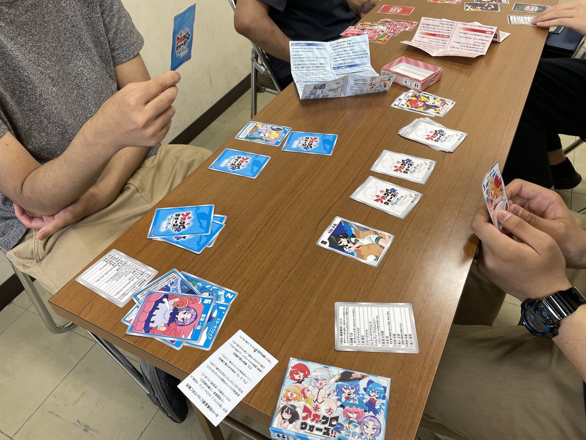 N_TH_Genryuto's tweet photo. 非常に遅れてしまいましたが、活動報告です！
先週土曜日に対面での部会を行いました！
音楽鑑賞会やカードゲームなどを行いました〜 https://t.co/TgXZZWZbHt